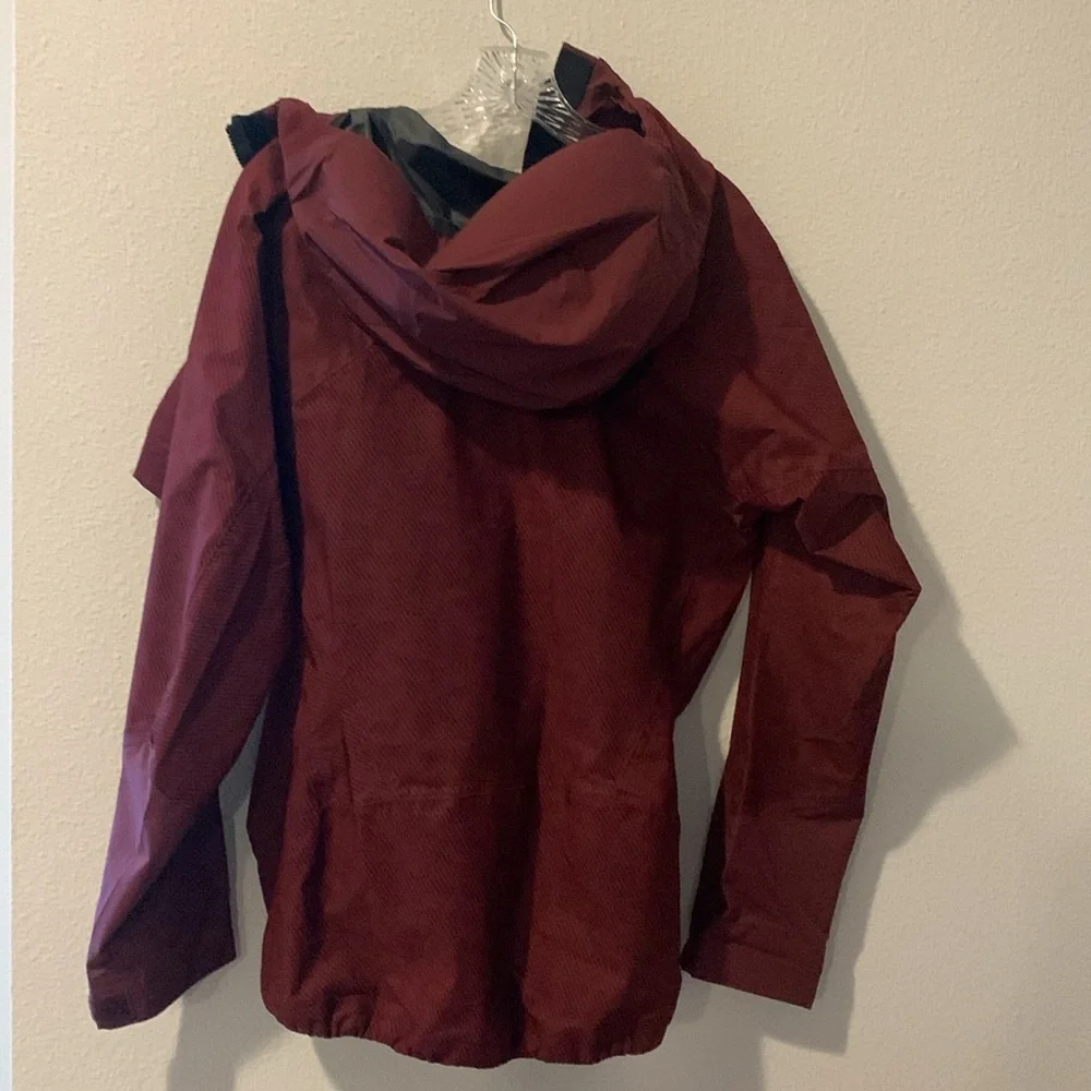 TT: adidas - Women's Terrex Techrock Rain.Rdy Anorak Waterproof Jacket (HU18… - Picture 9 of 16